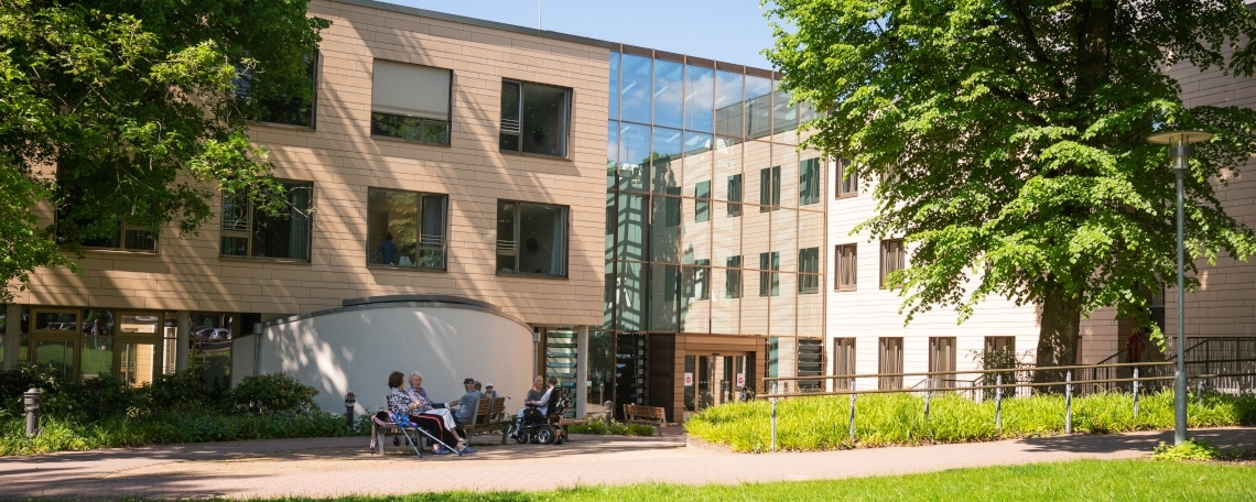 Mitarbeiter *in (m/w/d) für unser Stationssekretariat der Klinik für Neurologie, 1. Bild